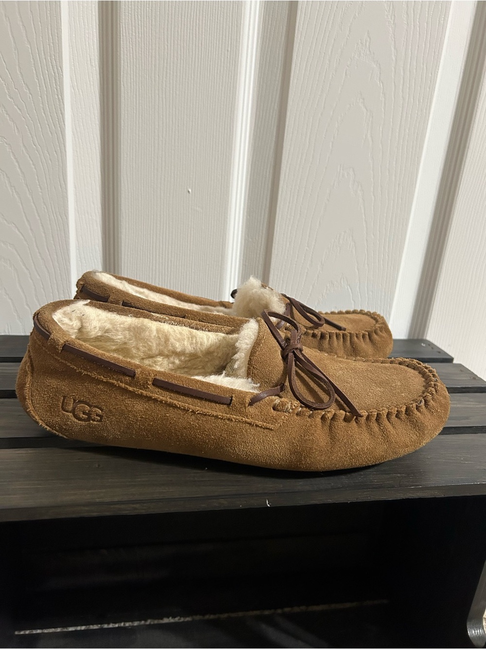 Ugg Dakota Chestnut Suede Women’s Slippers Sz 9